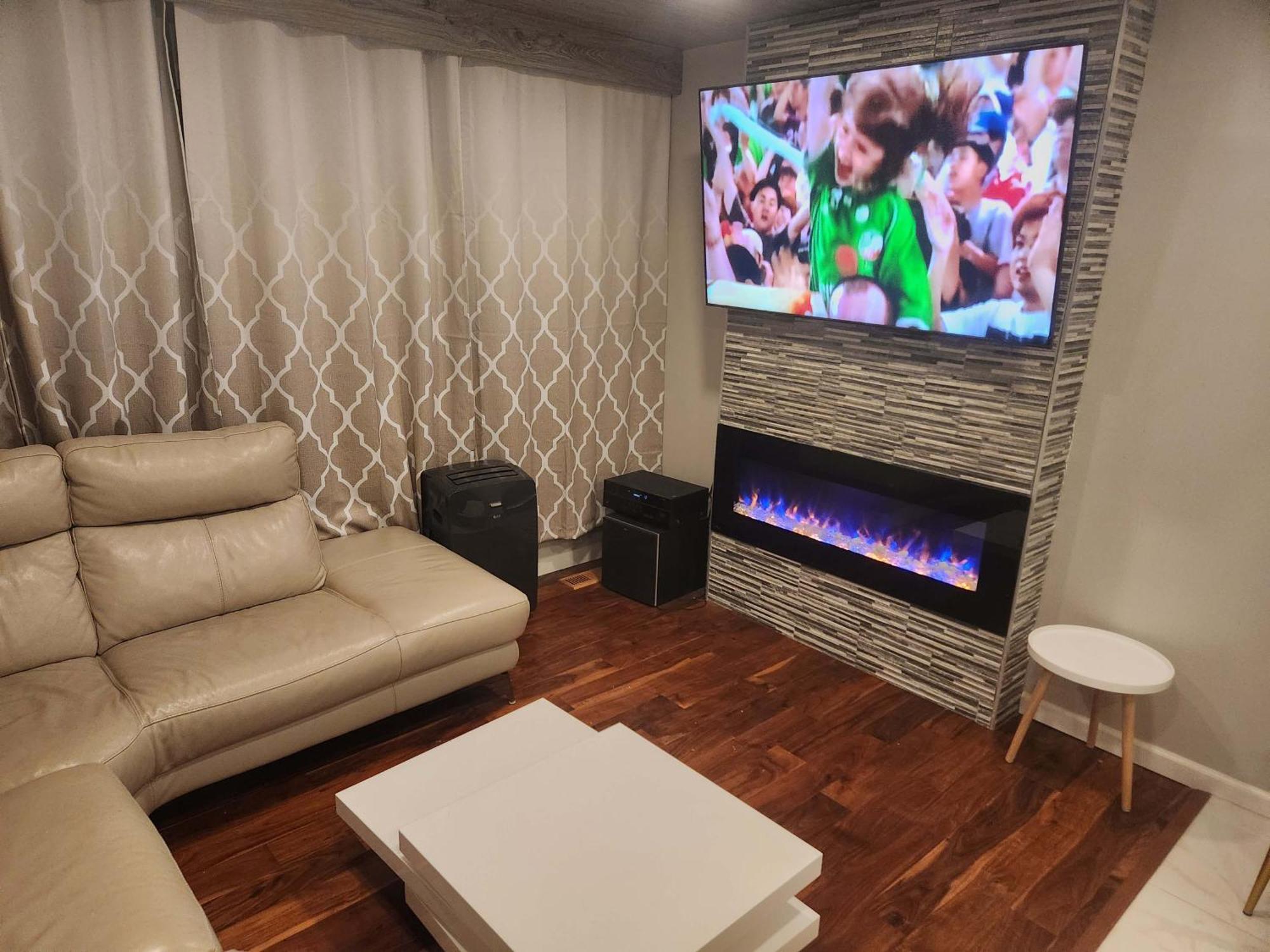 Apartment Modern Family With Guest Heat Garage, Pet-friendly!- No Basement Edmonton