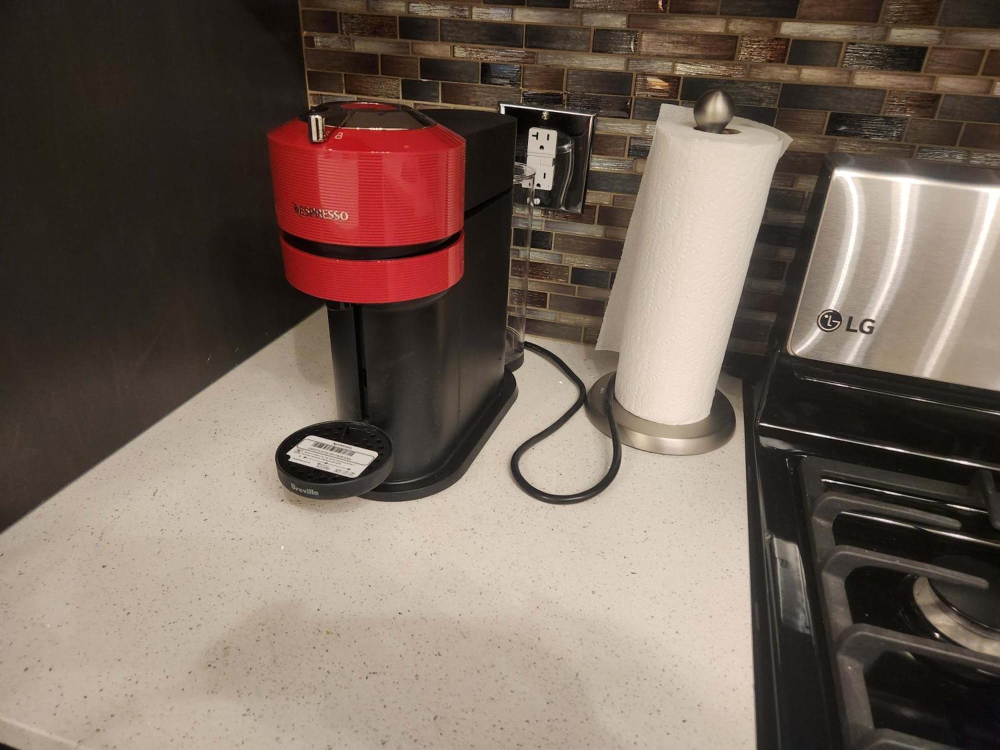 Modern Family With Guest Heat Garage, Pet-friendly!- No Basement * Edmonton