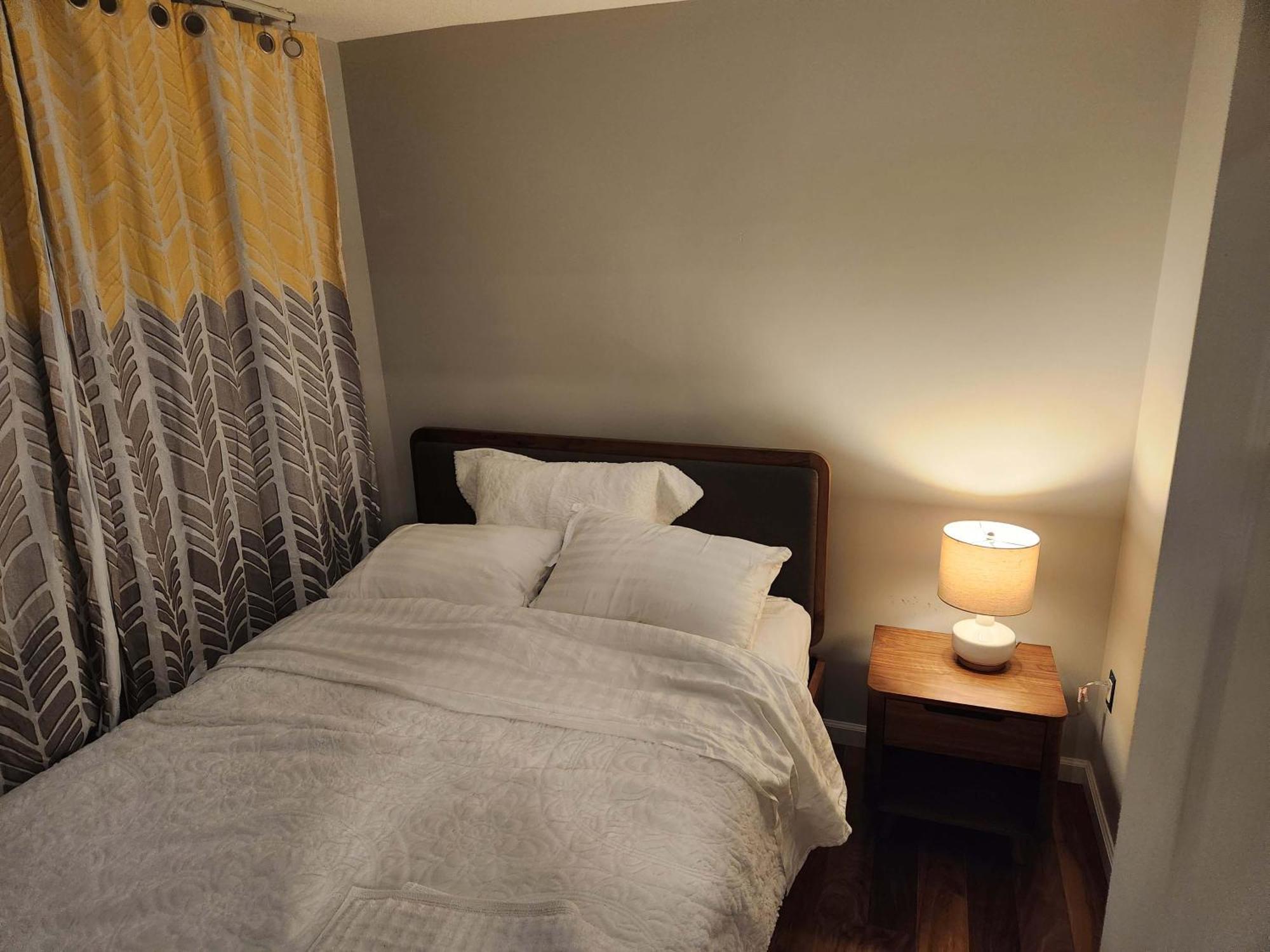 Modern Family With Guest Heat Garage, Pet-friendly!- No Basement * Edmonton