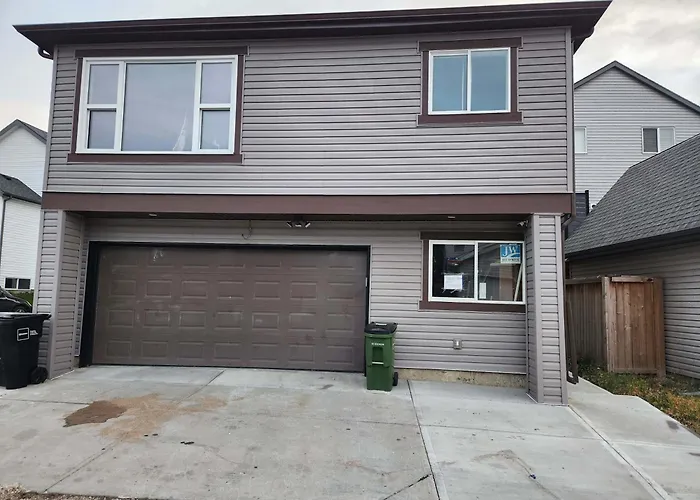 Modern Family Home With Guest Heat Garage, Pet-Friendly!- No Basement