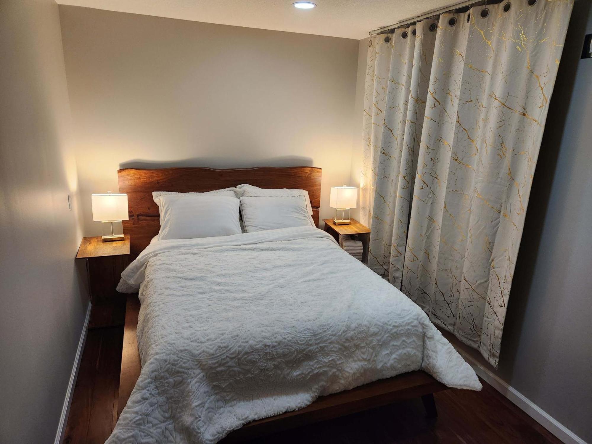 Modern Family With Guest Heat Garage, Pet-friendly!- No Basement *